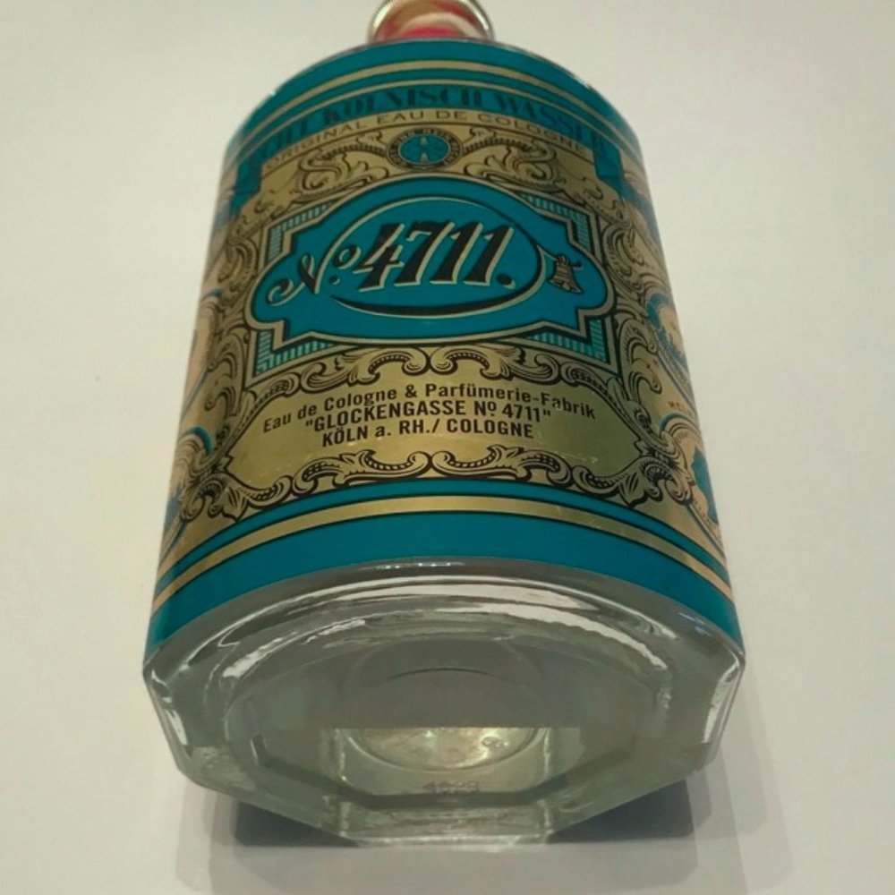 Preowned MEN'S "4711" EDC EAU DE COLOGNE BOTTLE 10" 27.1fl oz 1/4 FULL - GERMANY - Picture 7 of 9